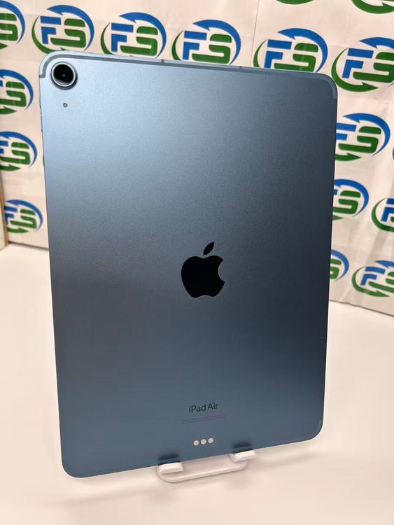 iPad Air ��5���� cellular��ǥ� 64GB �֥롼