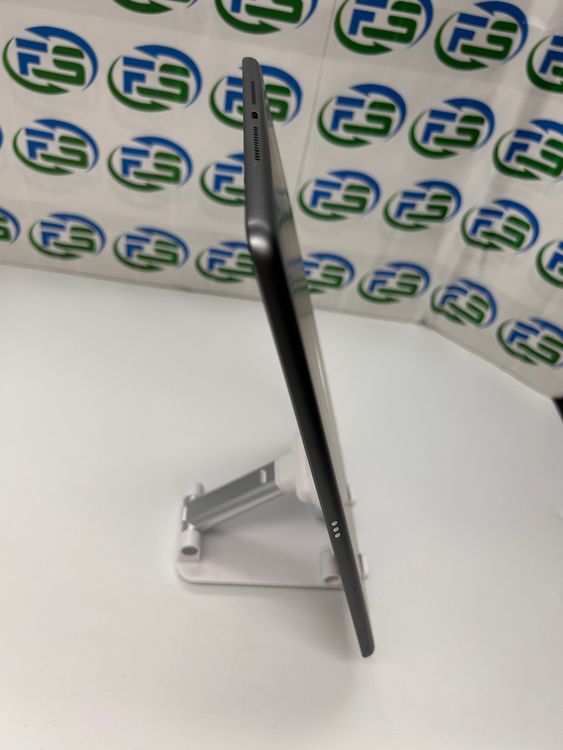 iPad ��8���� Wi-Fi 32GB ���ڡ������쥤  �Хåƥ꡼����79%