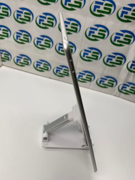 iPad Air ��3���� Wi-Fi��ǥ� 256GB ����С�  ������  �Хåƥ꡼96%