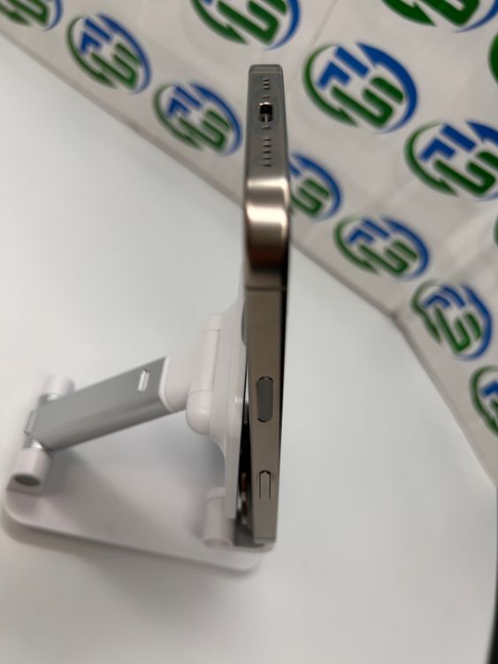 iPhone 16 Pro 256GB �ʥ���������˥��� �Хåƥ꡼90��ʾ�