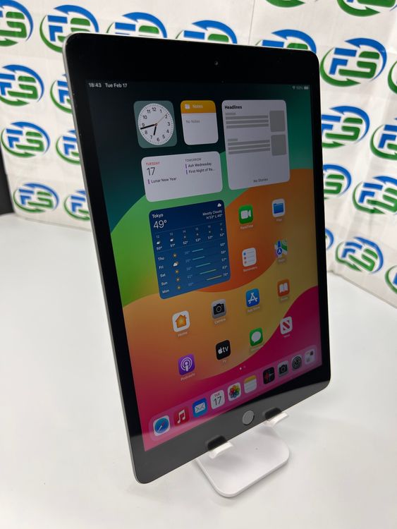 iPad ��8���� Wi-Fi 32GB ���ڡ������쥤  �Хåƥ꡼����79%