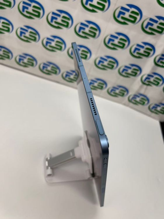 iPad Air ��5���� cellular��ǥ� 64GB �֥롼