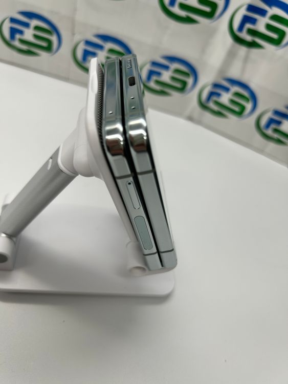 Galaxy Z Flip5 8GB 256GB SCG23 �ߥ��