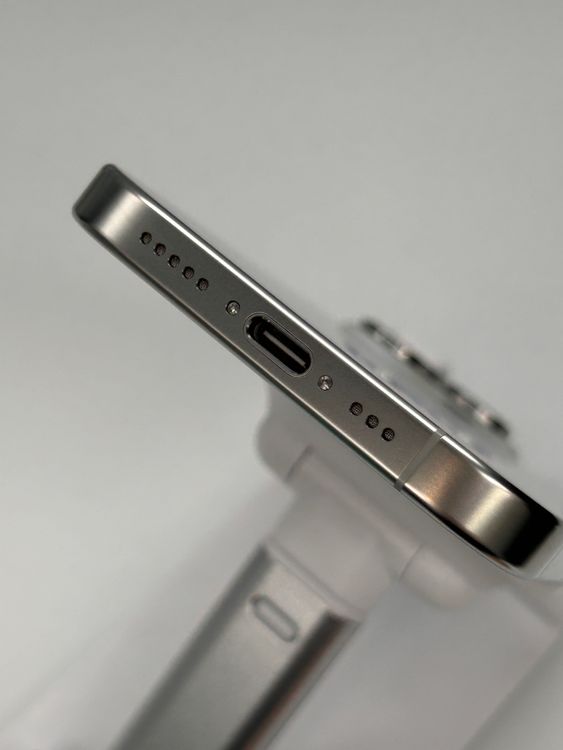 iPhone 16 Pro 256GB �ۥ磻�ȥ����˥��ࡡ�ǥⵡ