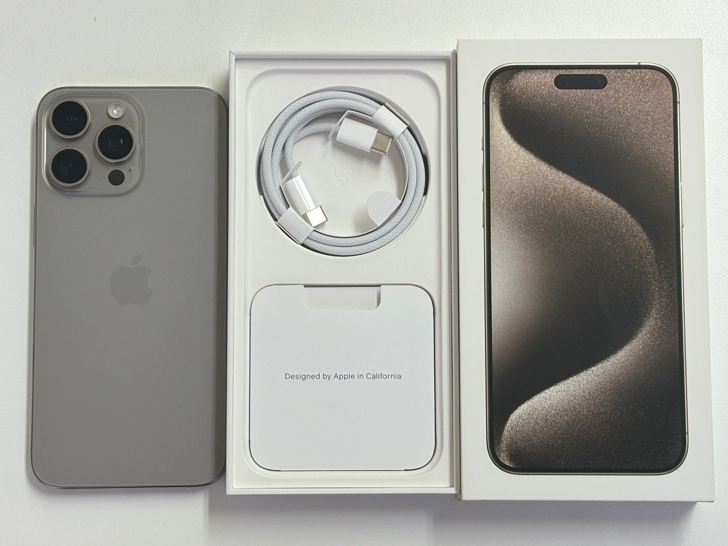 ムスビー｜☆美品 iPhone 15 Pro Max/256GB/カラー：ナチュラル