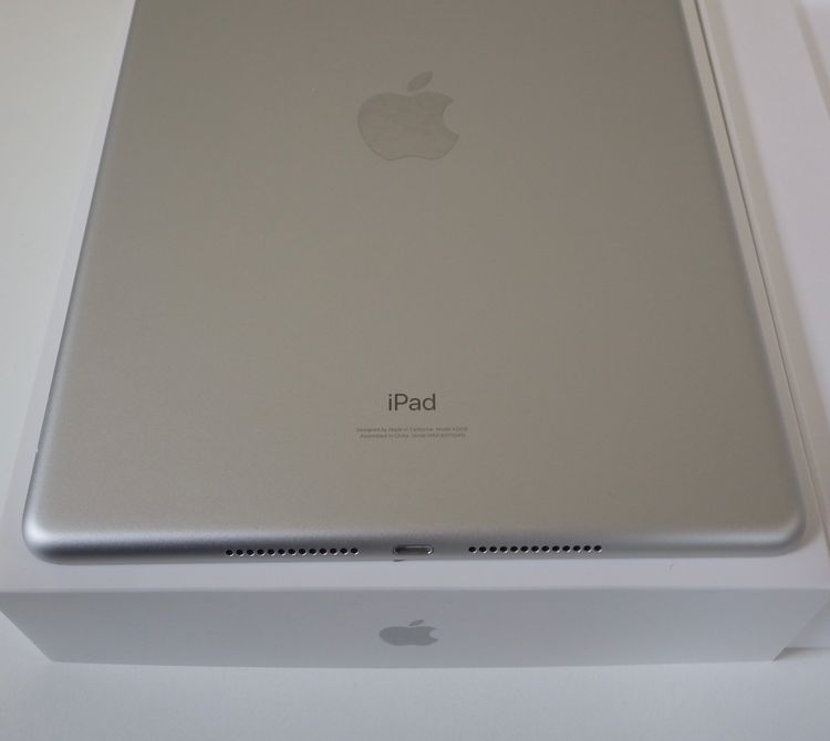 ����ios15.4 �ե꡼ iPad(��8����) Wi-Fi+Cellular 32GB ����95%