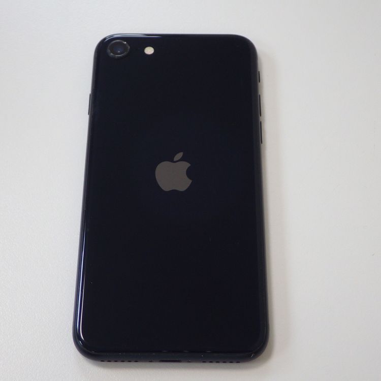 SIM�ե꡼ iPhone SE(��3����) 128GB ����90% �ߥåɥʥ��� ����̵��