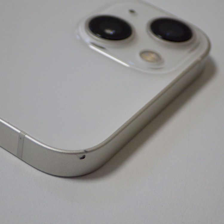 SIM�ե꡼ iPhone13 128GB �������饤�� ����77% ����̵��