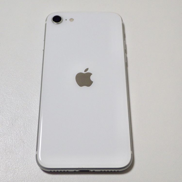 SIM�ե꡼ iPhone SE(�裲����) 64GB �ۥ磻�� ����87% ����̵��