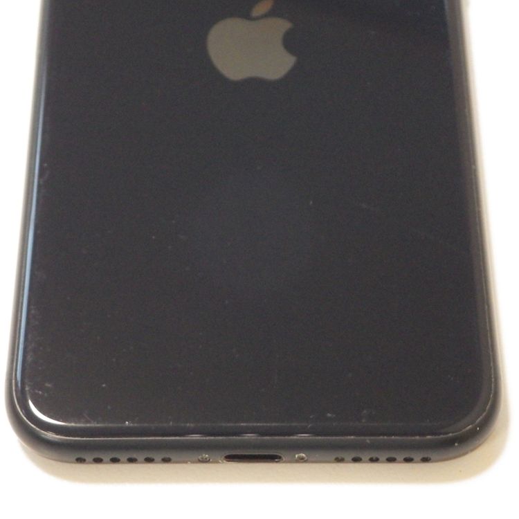 SIM�ե꡼ iPhone SE(��3����) 128GB ����81% �ߥåɥʥ��� ����̵��