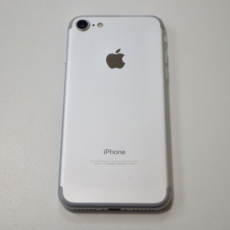 SIM�ե꡼ iPhone7 128GB �ۥ磻�� ����̵��