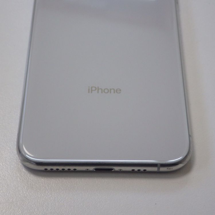 SIM�ե꡼ iPhoneXS 256GB ����С� ����79% ����̵��