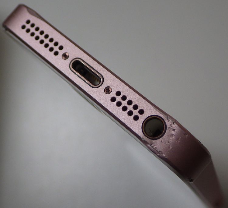 SIM�ե꡼ iPhone SE 32GB ����93% ������������� ����̵��