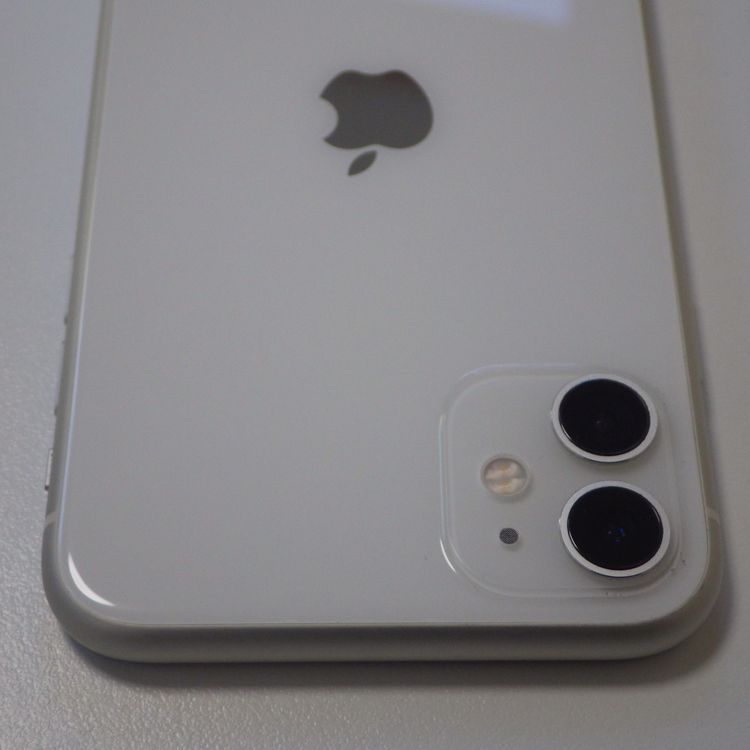 Ķ���� SIM�ե꡼ iPhone11 64GB �ۥ磻�� ����74% ����̵��