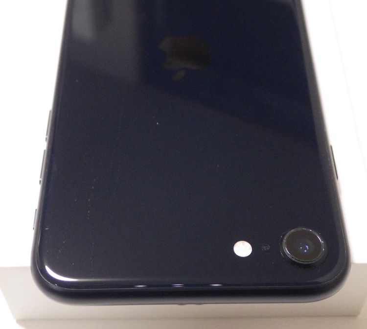 SIM�ե꡼ iPhone SE(��3����) 128GB ����88% ����̵��