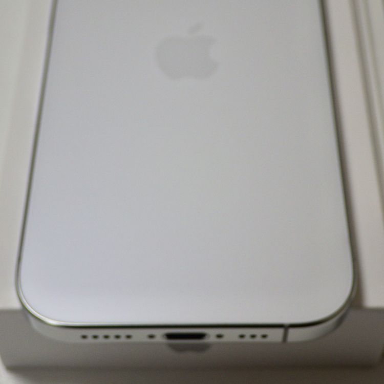 ����Ʊ�� SIM�ե꡼ iPhone16Pro 256GB �ۥ磻�� ����100%