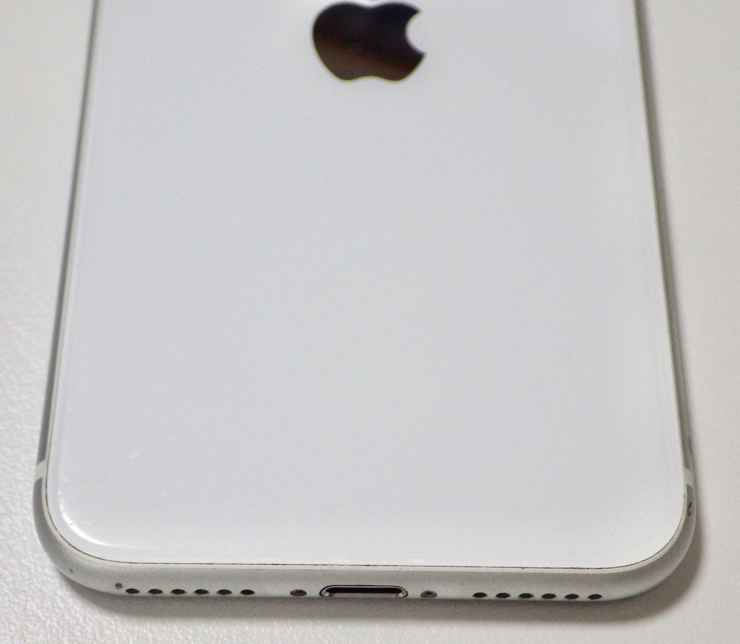 iPhone SE 第2世代 64GB SIMフリー ホワイト Amazon | 【整備済み品】 Apple iPhone SE（第2世代） 64GB