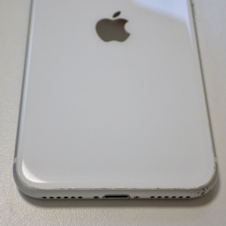 SIM�ե꡼ iPhoneSE2 64GB �ۥ磻�� ����82% ����̵��
