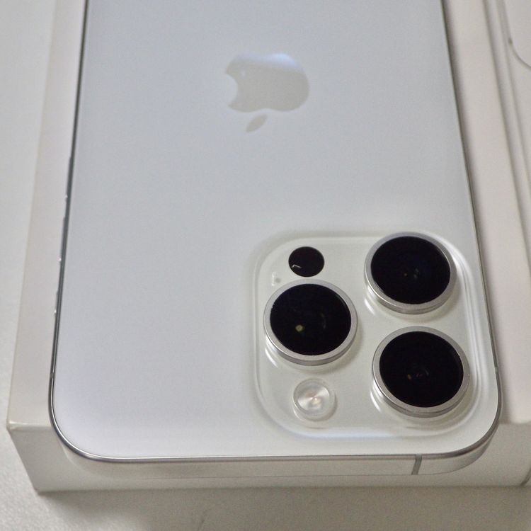 Apple�� SIM�ե꡼ iPhone15 Pro MAX 256GB ����90% �ۥ磻��