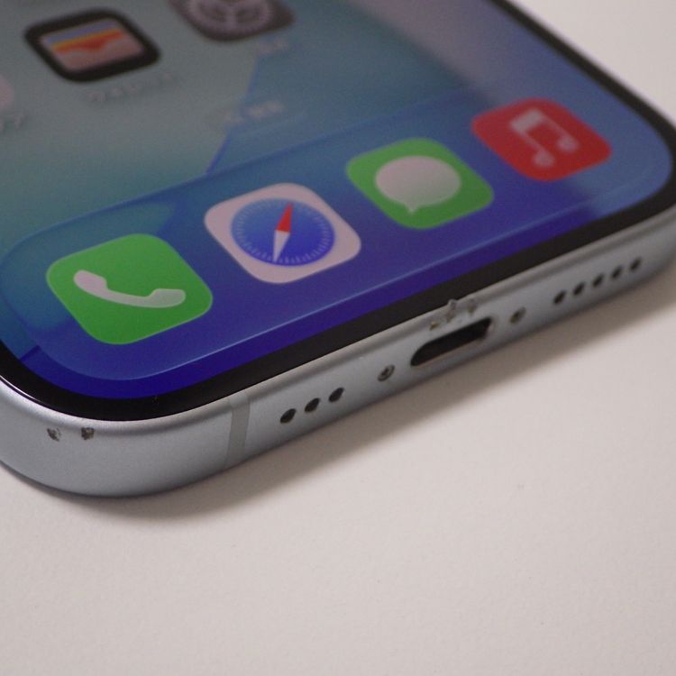 SIM�ե꡼  iPhone15 256GB �֥롼 ����86% ����̵��