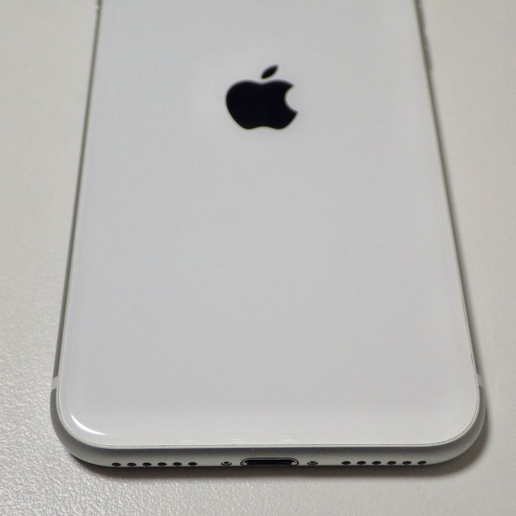 SIMե꡼ iPhone SE(裲) 64GB ۥ磻 84% iOS15