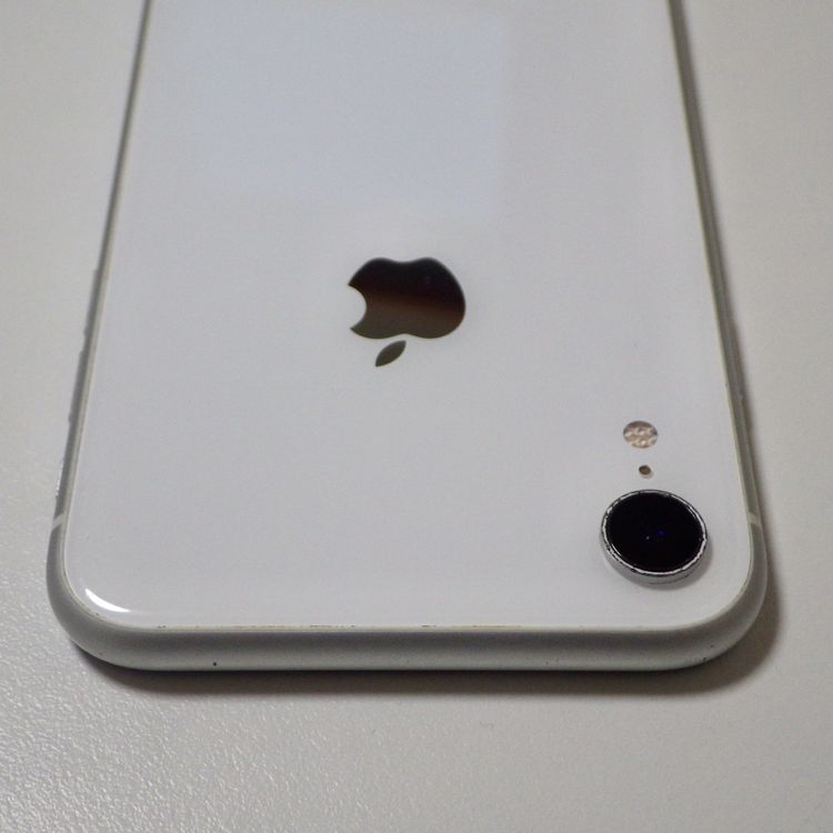 SIM�ե꡼ iPhoneXR 128GB  ����74% �ۥ磻�� ����̵��