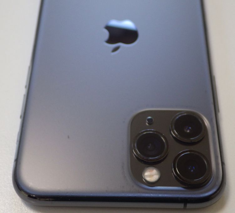 SIM�ե꡼ iPhone11 Pro 64GB ����81% ����̵��