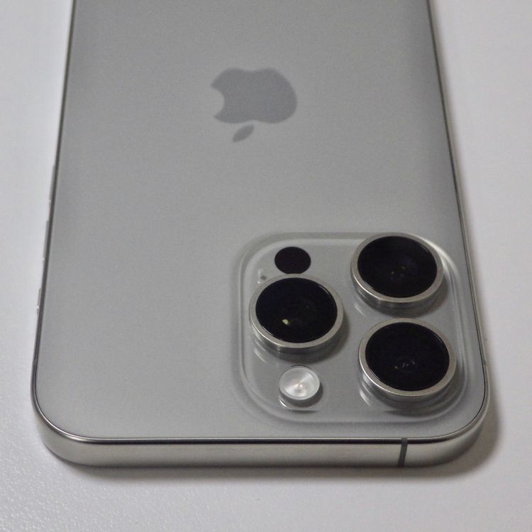 SIM�ե꡼ iPhone15 Pro Max 256GB ����85% �ʥ�����