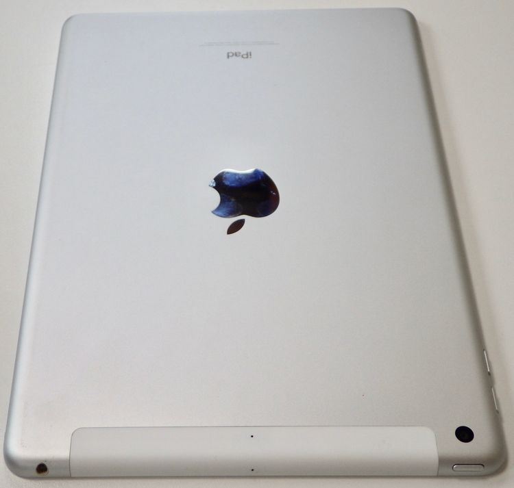SIM�ե꡼ iPad(��5����)  32GB Wi-Fi+Cellular ����С�