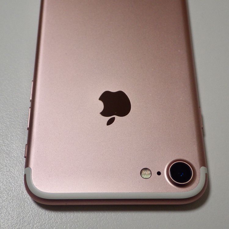 SIM�ե꡼ iPhone7 128GB ����83% ������������� ����̵��