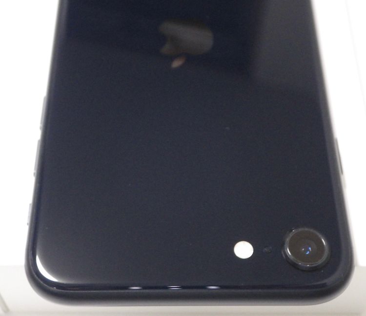 Ķ���� SIM�ե꡼ iPhone SE(��3����) 128GB ����85%  ����̵��