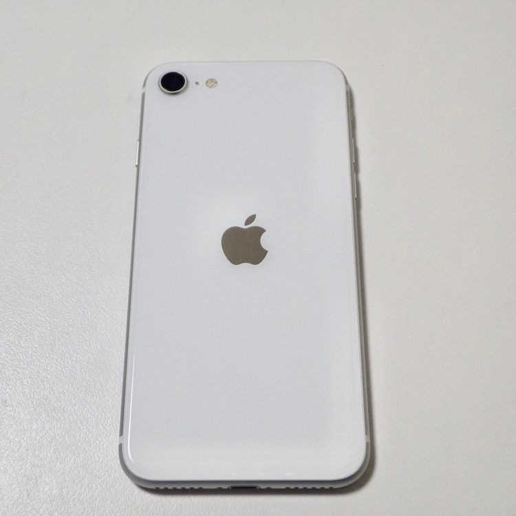 SIM�ե꡼ iPhone SE(�裲����) 64GB �ۥ磻�� ����86% ����̵��