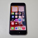 SIM�ե꡼ iPhone SE(�裲����)64GB �ۥ磻�� ����89% IOS15.01