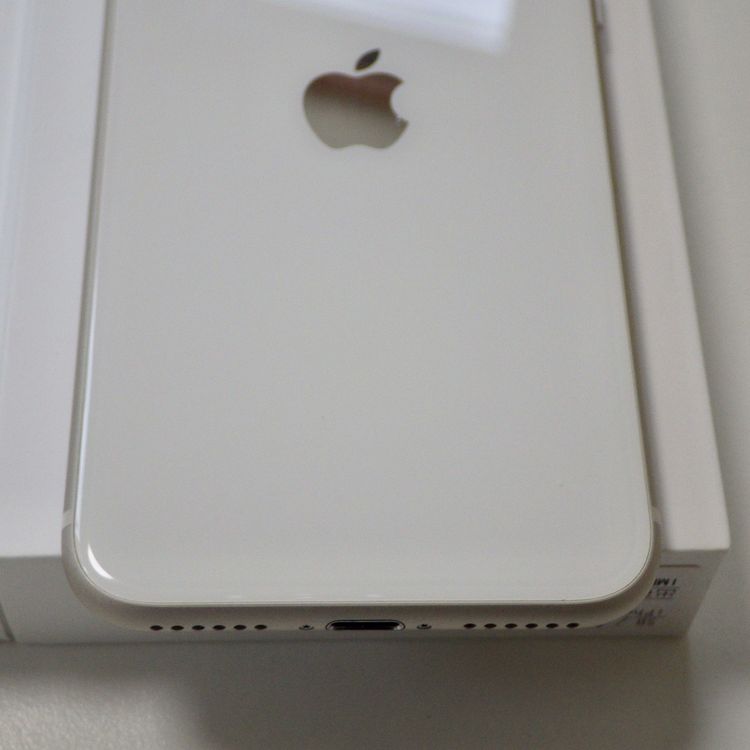 SIM�ե꡼ iPhone SE(�裳����) 64GB �������饤�� ����86% ����̵��