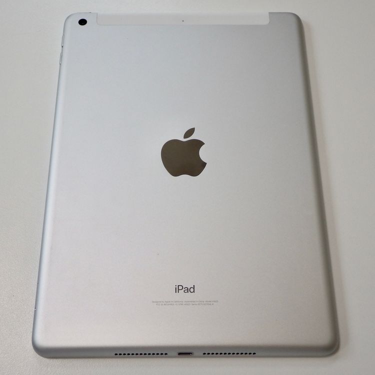 SIM�ե꡼ iPad(��5����)  32GB Wi-Fi+Cellular ����С�