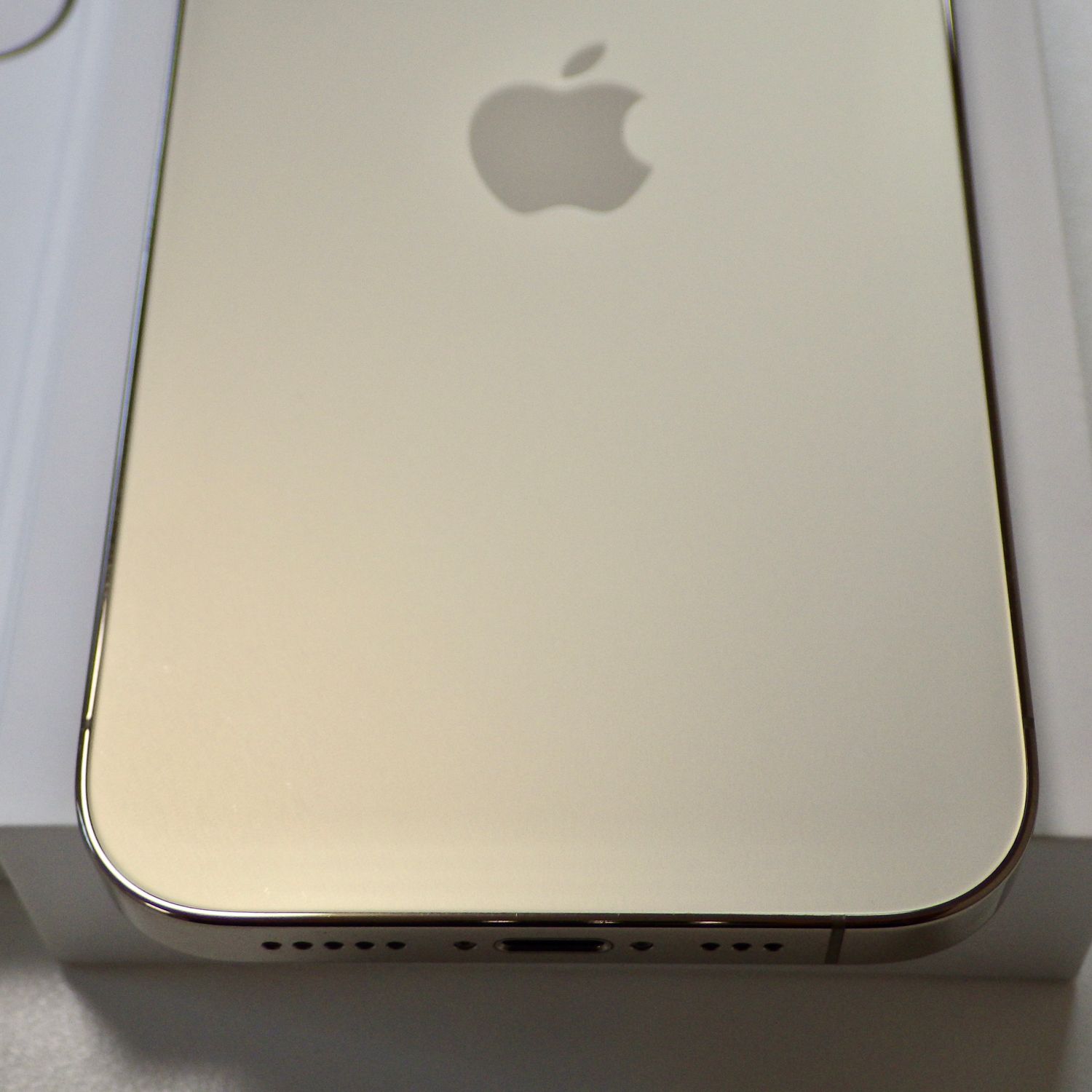 【美品】iPhone14 pro 512GB(SIMフリー) ゴールド ムスビー｜iPhone14 Pro Max 512GB ゴールド SIMフリー 未使用品