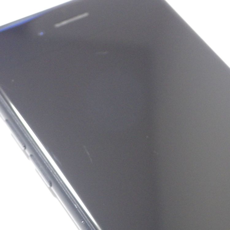 SIM�ե꡼ iPhone SE(�裲����) 128GB ���쥤 ����87% ����̵��