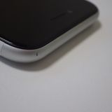 SIM�ե꡼ iPhone SE(�裲����) 64GB �ۥ磻�� ����81% ����̵��