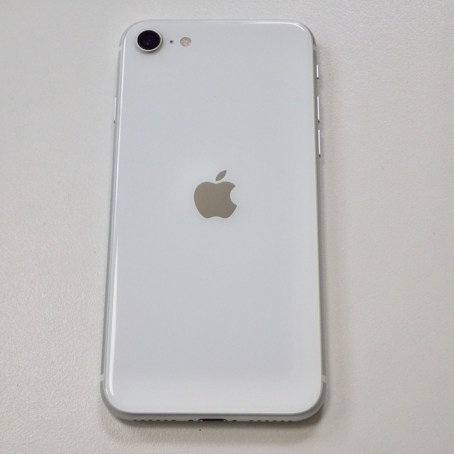 【美品】iPhone SE 第2世代 64GB ホワイト SIMフリー 83% ムスビー|超美品 SIMフリー iPhone SE(第2世代) 64GB ホワイト