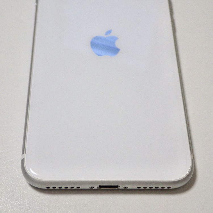 SIM�ե꡼ iPhone SE(�裲����) 64GB �ۥ磻�� ����88% ����̵��