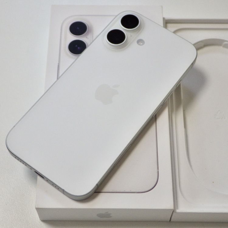 Ķ���� SIM�ե꡼ iPhone16 128GB �ۥ磻�� ����100% ����̵��
