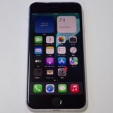 SIM�ե꡼ iPhone SE(�裲����) 64GB �ۥ磻�� 81% ����̵��