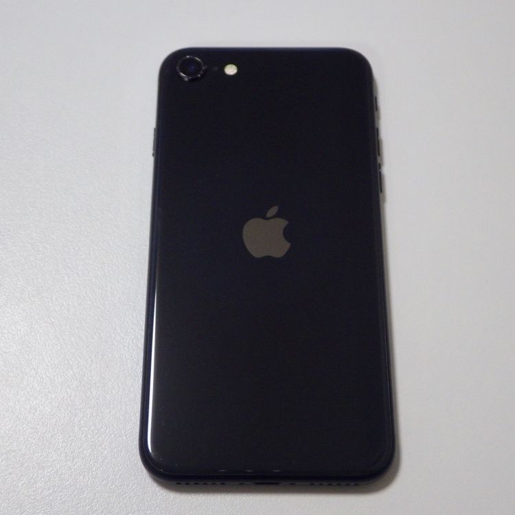 SIM�ե꡼ iPhone SE(�裲����) 128GB ���쥤 ����87% ����̵��