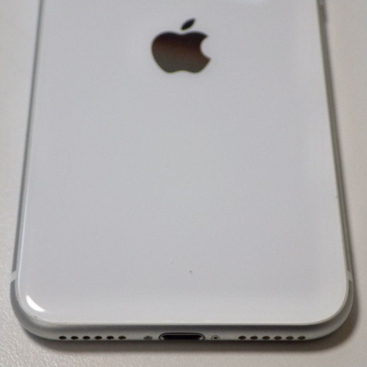 SIM�ե꡼ iPhone SE(�裲����) 64GB �ۥ磻�� ����81% ����̵��