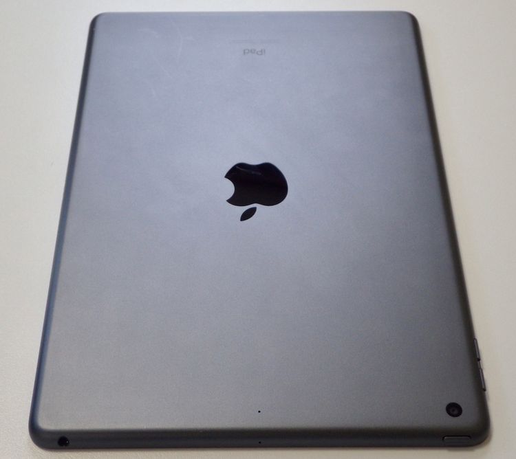 iPad(��8����) 128GB Wi-Fi��ǥ� ����100% ����̵��