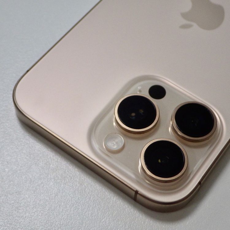 Ķ���� SIM�ե꡼ iPhone16 Pro Max 256GB ����89% �ǥ����ȥ����˥���