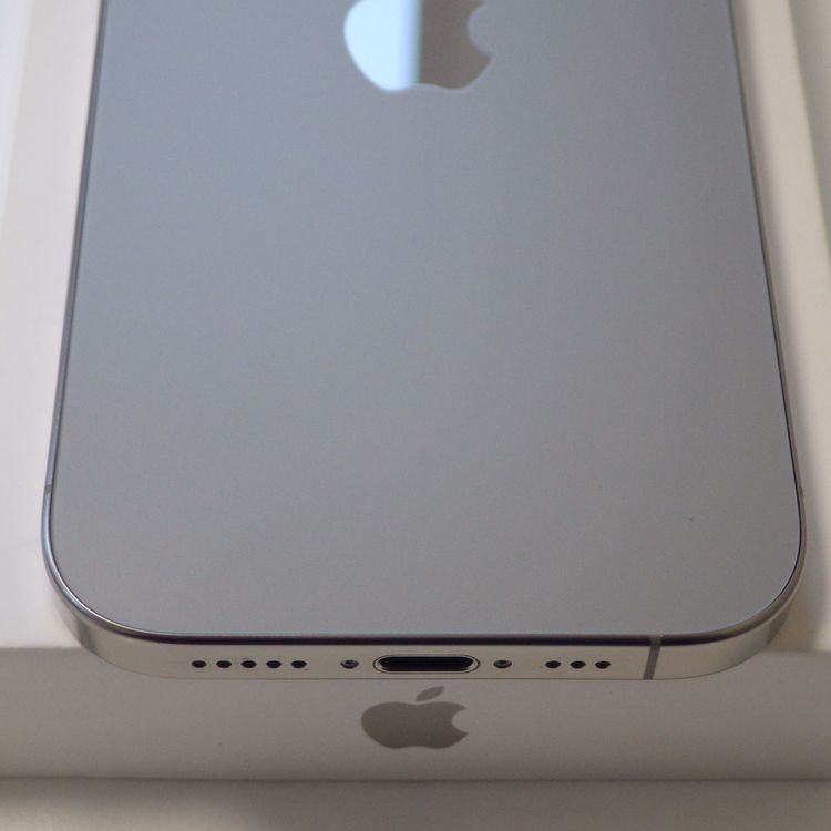 ����Ʊ�� SIM�ե꡼ iPhone16 Pro 256GB ����93% �ʥ���������˥���