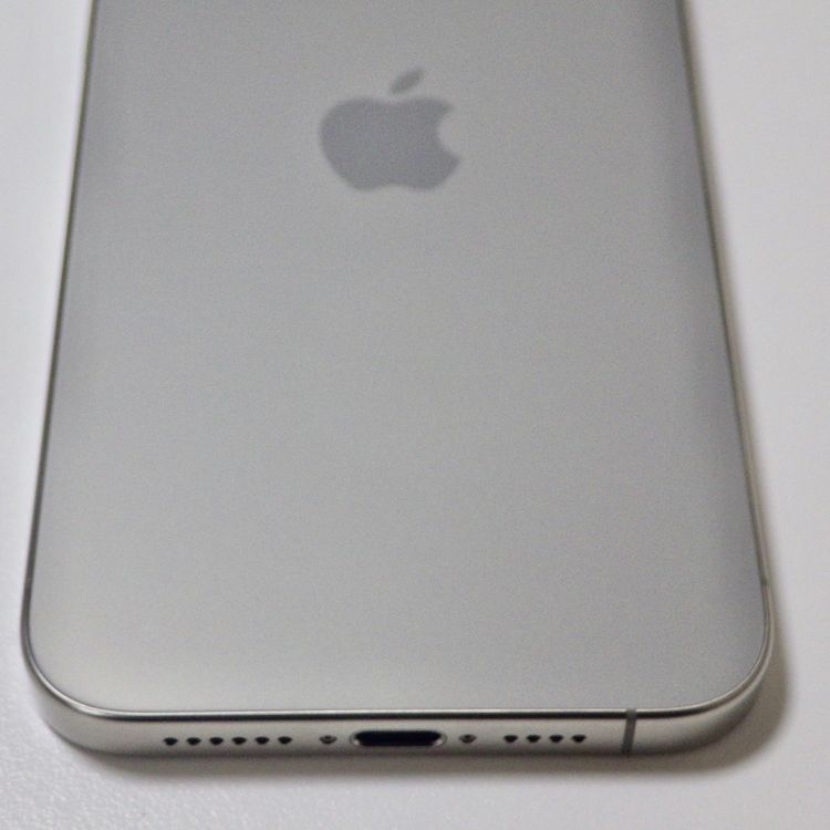 SIM�ե꡼ iPhone15 Pro Max 256GB ����85% �ʥ�����