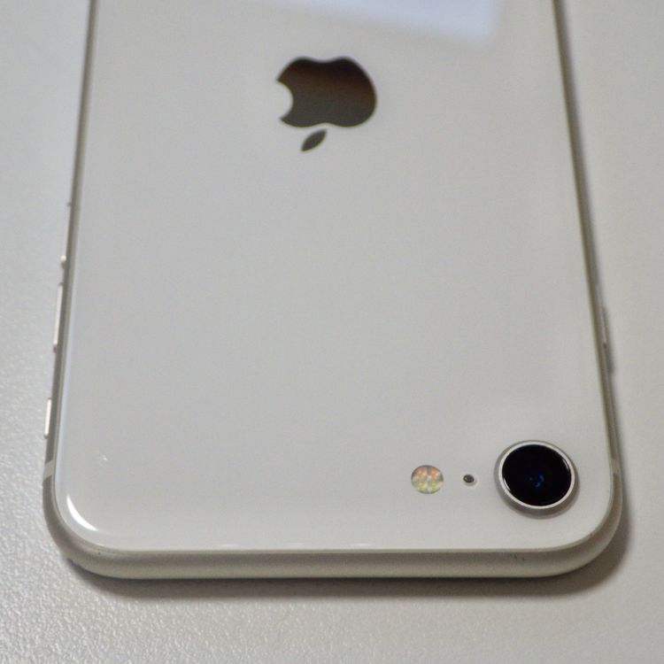 SIM�ե꡼ iPhone SE(��3����) 128GB ����86% �������饤�� ����̵��