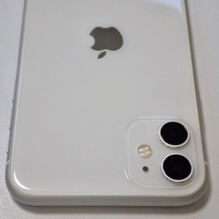 SIM�ե꡼ iPhone11 128GB ����83% �ۥ磻�� ����̵��